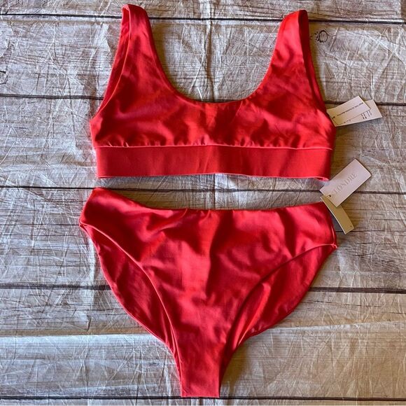 Londre Bodywear Sports Scoop Top, High Leg Scrunch Bottom Fiesta Red Size XL NEW - Picture 4 of 13